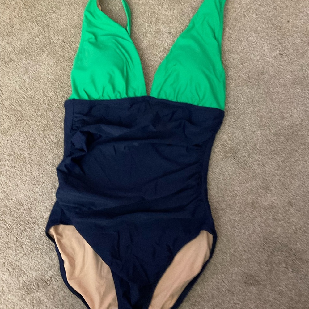 Women’s one piece bathing suit NWT - never worn